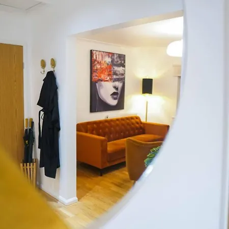 Tower L 3 Bed Sleeps 5 L Free Parking) York