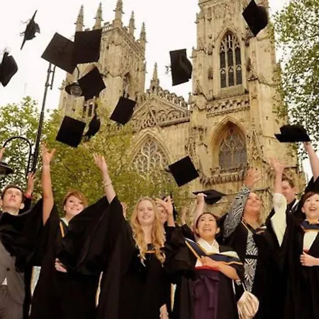 Tower L 3 Bed Sleeps 5 L Free Parking) York