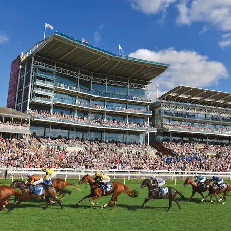 Tower L 3 Bed Sleeps 5 L Free Parking) Daire