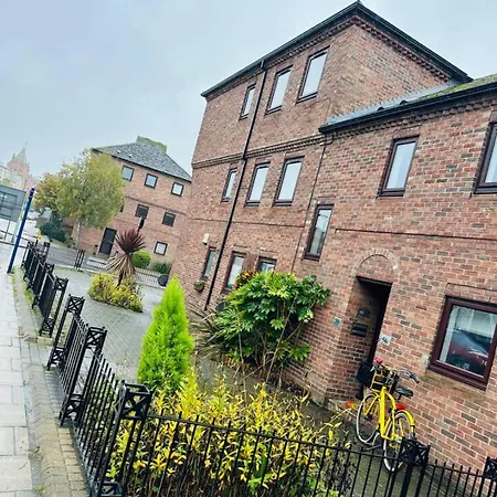 Tower L 3 Bed Sleeps 5 L Free Parking)