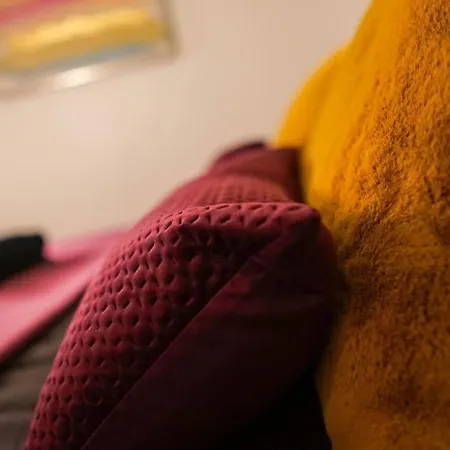 Tower L 3 Bed Sleeps 5 L Free Parking) شقة