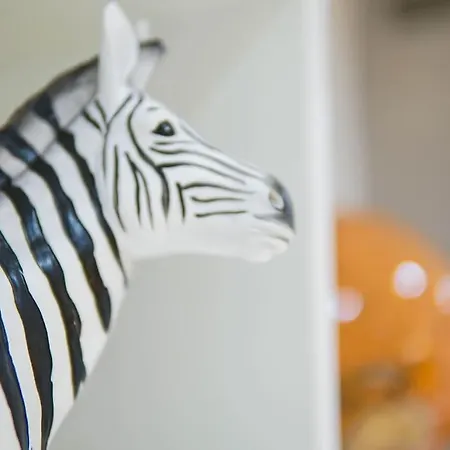 Tower L 3 Bed Sleeps 5 L Free Parking)