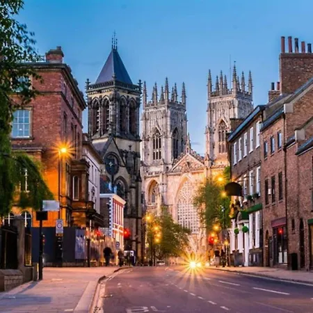 Tower L 3 Bed Sleeps 5 L Free Parking) Appartement York